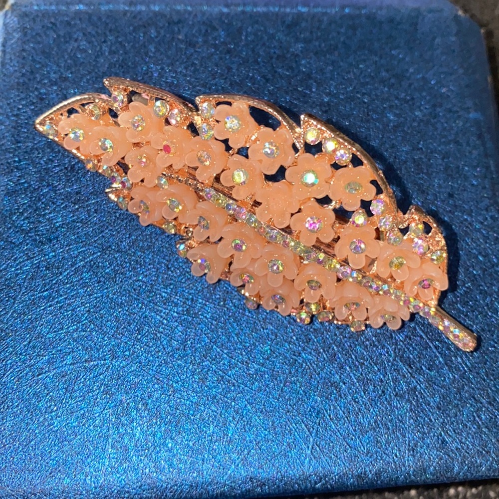 Leaf hair clip